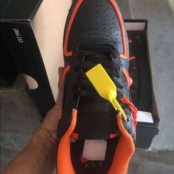 Air Force 1 - Picture 4 of 6